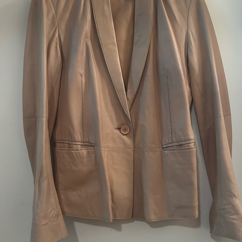 SAS Lovely preowned light weight leathr jacket size small